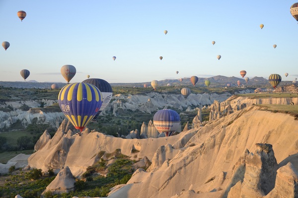 Hot Air Balloon Turkey - Touring Cappadocia from the air 